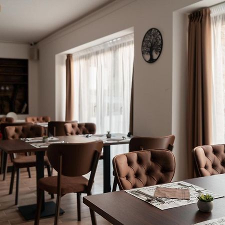 Rozsa Etterem & Panzio Bed & Breakfast Pecs Exterior photo