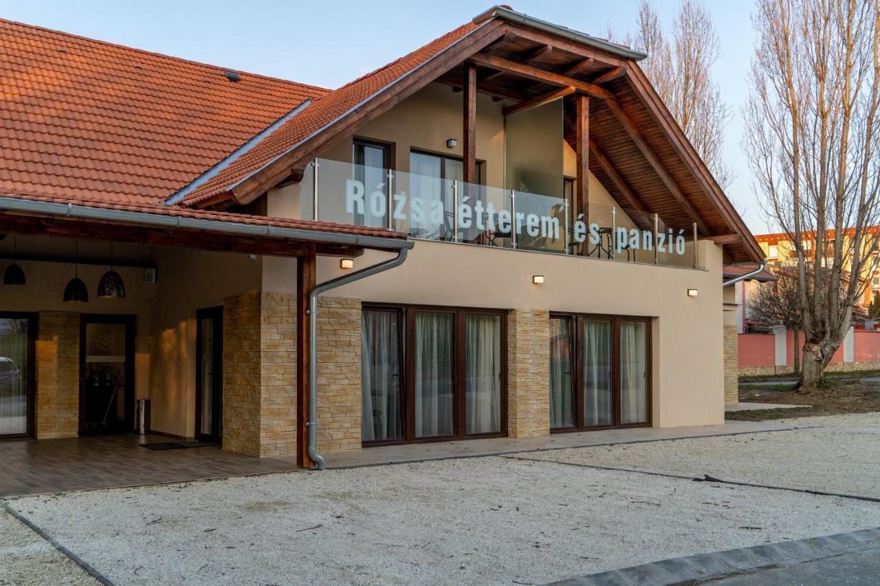 Rozsa Etterem & Panzio Bed & Breakfast Pecs Exterior photo